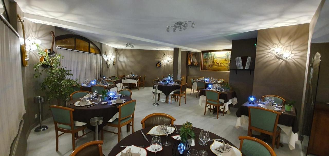 Logis Hotel Saint-Hubert كور تشيفيرني المظهر الخارجي الصورة