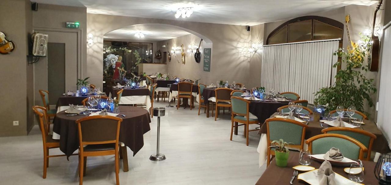 Logis Hotel Saint-Hubert كور تشيفيرني المظهر الخارجي الصورة
