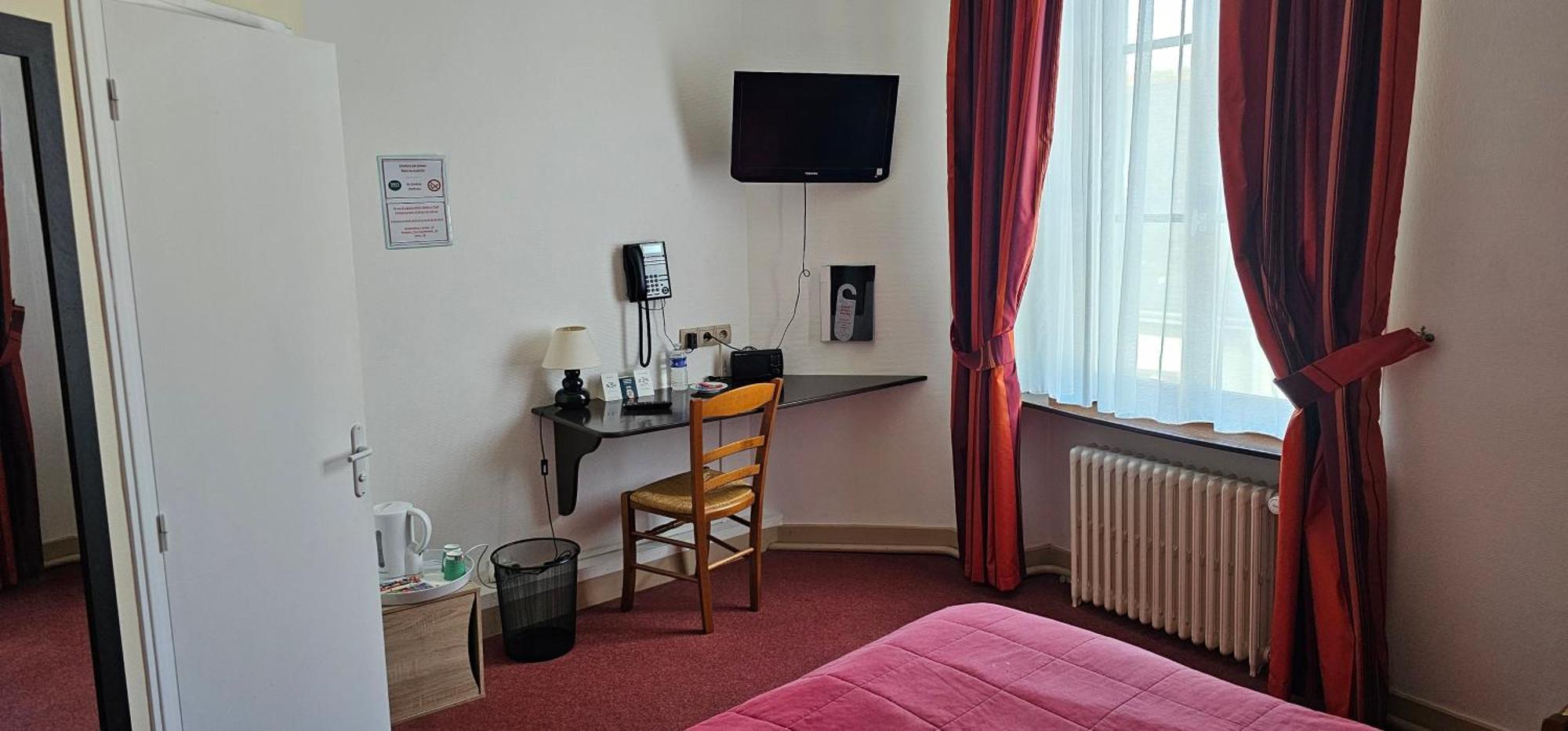 Logis Hotel Saint-Hubert كور تشيفيرني المظهر الخارجي الصورة
