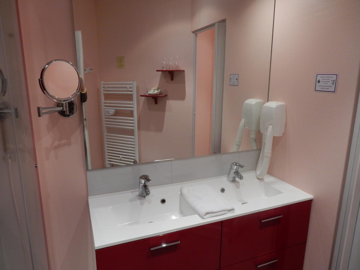 Logis Hotel Saint-Hubert كور تشيفيرني المظهر الخارجي الصورة