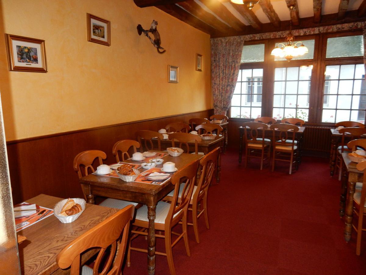 Logis Hotel Saint-Hubert كور تشيفيرني المظهر الخارجي الصورة