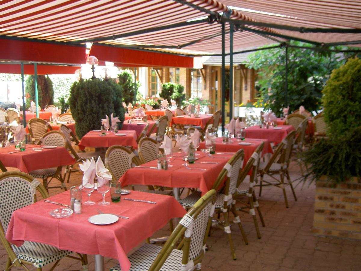 Logis Hotel Saint-Hubert كور تشيفيرني المظهر الخارجي الصورة