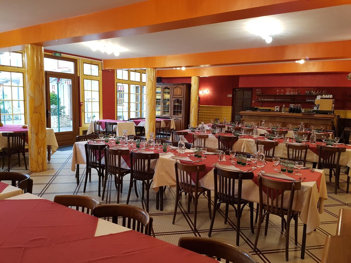 Logis Hotel Saint-Hubert كور تشيفيرني المظهر الخارجي الصورة
