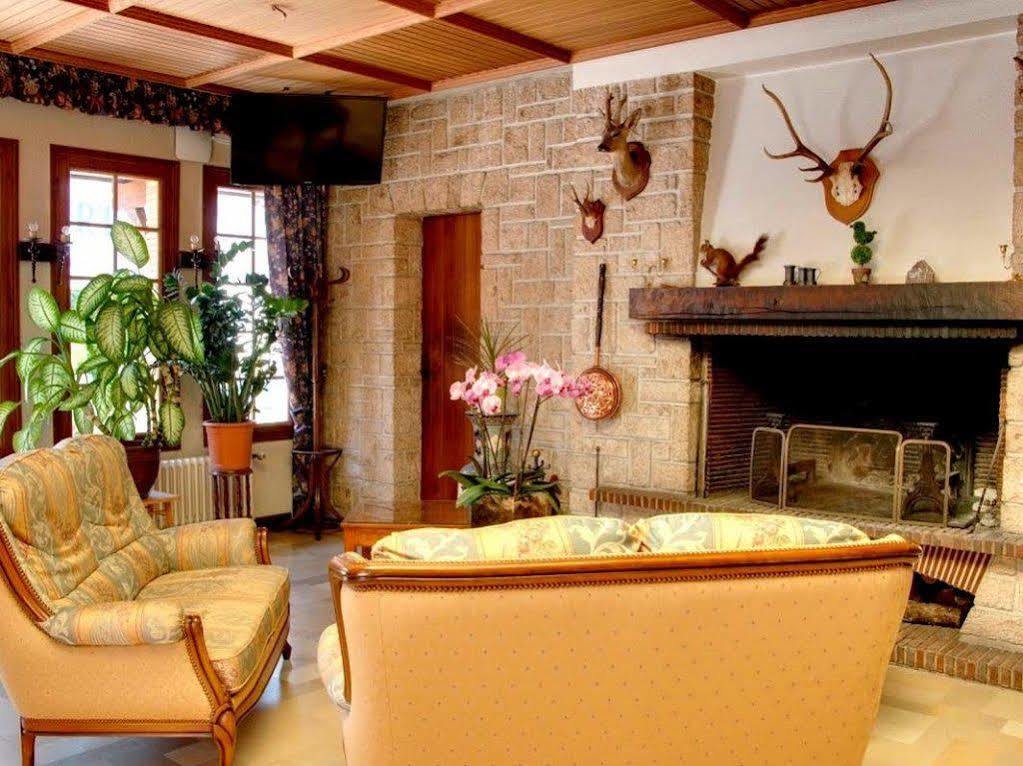 Logis Hotel Saint-Hubert كور تشيفيرني المظهر الخارجي الصورة