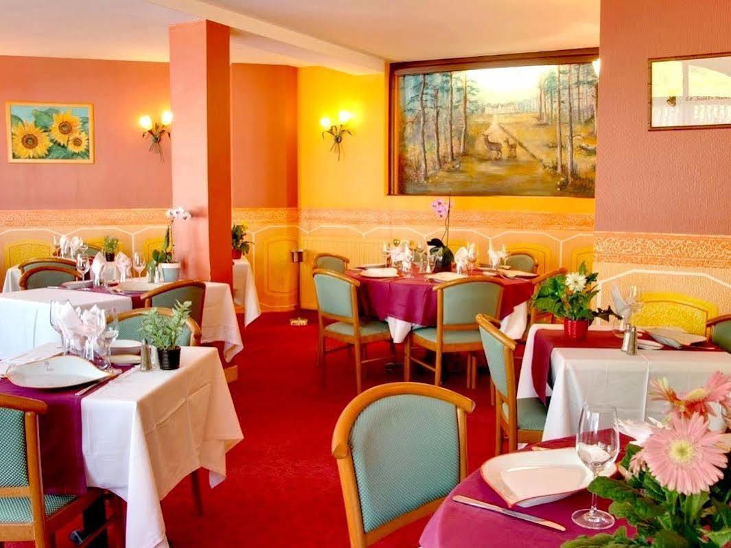 Logis Hotel Saint-Hubert كور تشيفيرني المظهر الخارجي الصورة