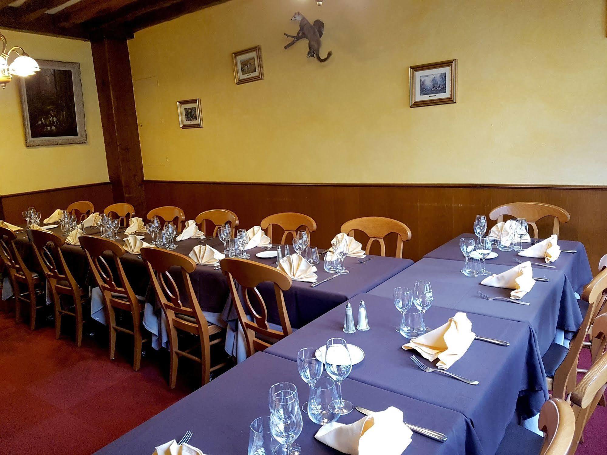 Logis Hotel Saint-Hubert كور تشيفيرني المظهر الخارجي الصورة