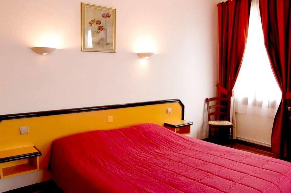 Logis Hotel Saint-Hubert كور تشيفيرني المظهر الخارجي الصورة