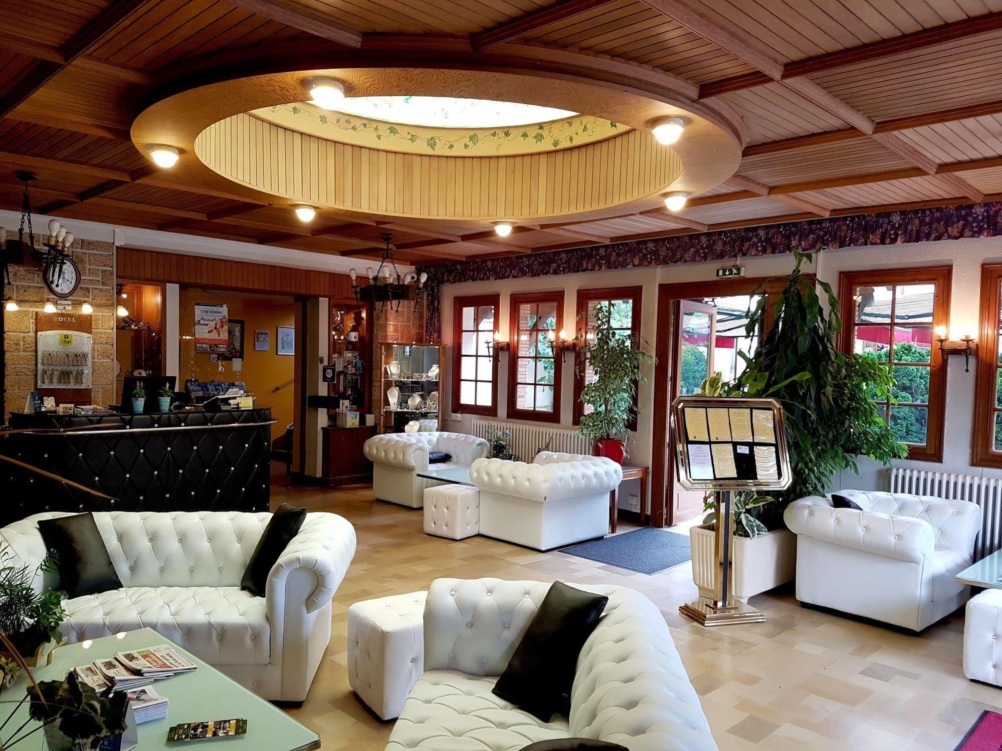 Logis Hotel Saint-Hubert كور تشيفيرني المظهر الخارجي الصورة